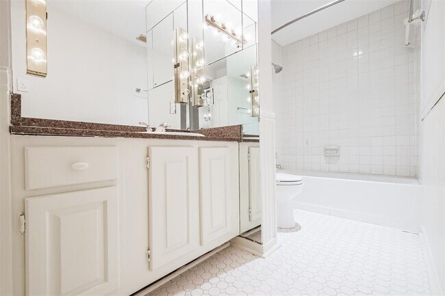 Building Photo - 4000 Purdue St