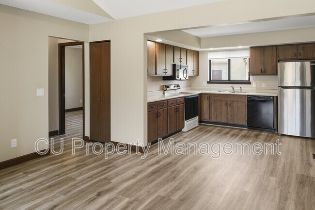 Building Photo - 2409 Heritage Dr