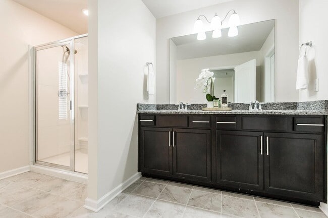 Building Photo - 342 Manor Row