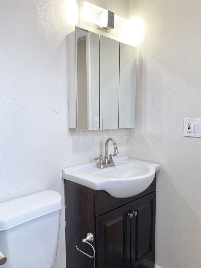 Building Photo - 2818 Dusk Dr