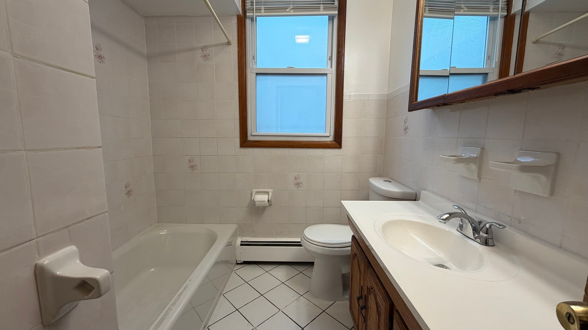BATHROOM - 33 Jefferson Ave