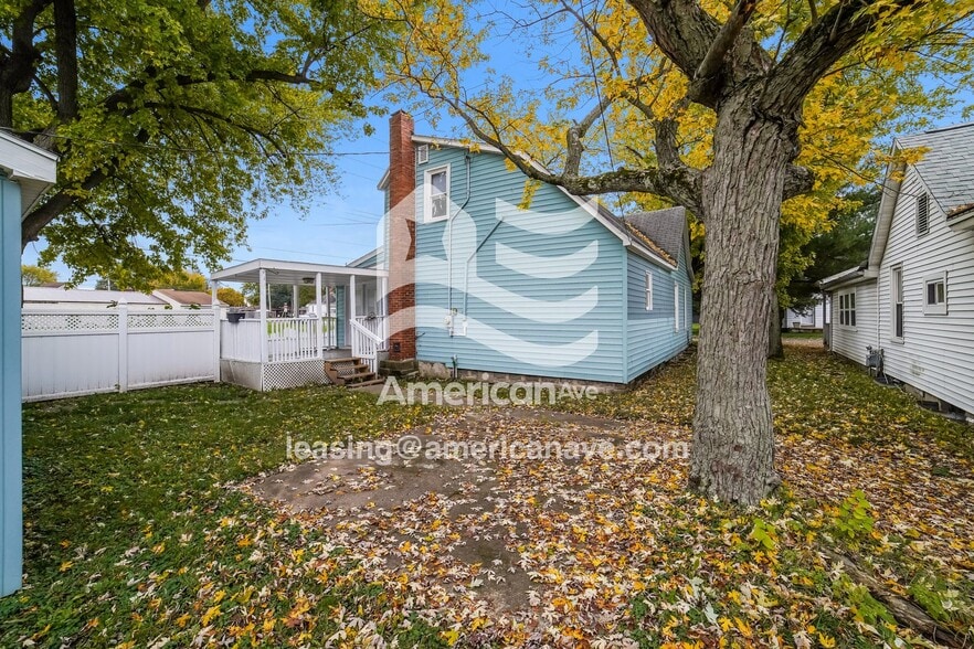 Building Photo - 1305 N 2nd St