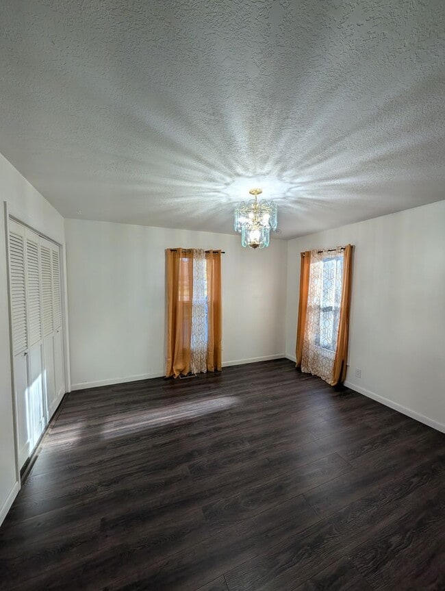 Building Photo - 201 S 19th Ave