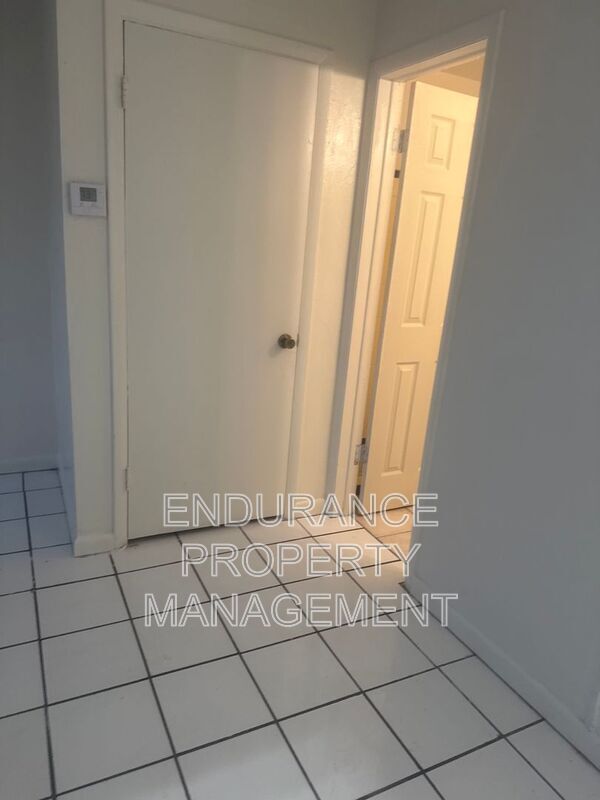 Building Photo - 139 W 28th St