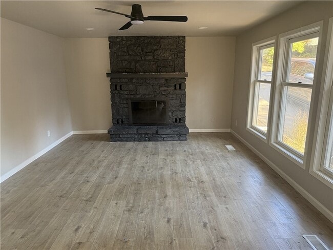 Building Photo - 9 Brighstone Ln