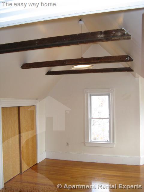 Building Photo - 30 Elm St