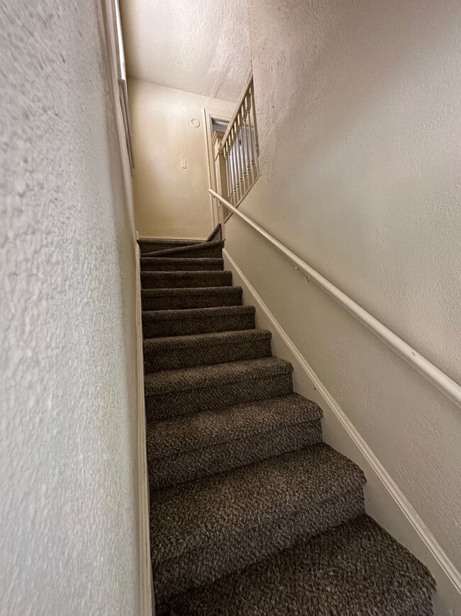 Building Photo - Northside 3 Bedroom Home For Rent!