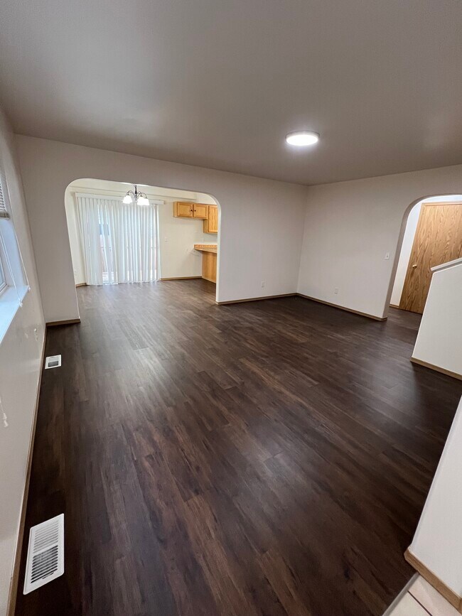 Building Photo - 6641 Desiree Loop