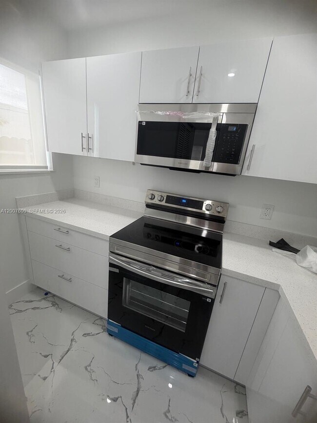 Building Photo - 2431 NW 23rd St