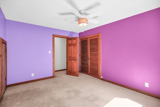 Building Photo - 1705 Lake Shore Dr