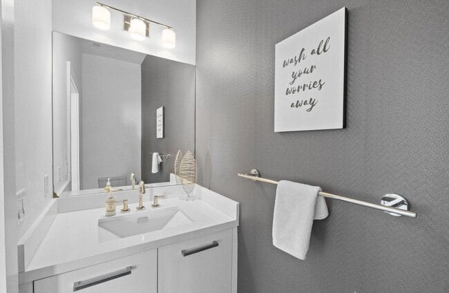 Building Photo - 1367 N Ocean Blvd