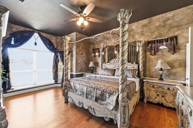 Building Photo - 11823 Canyon Mills Dr