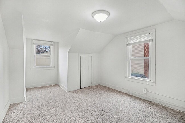 Building Photo - 3 Bedroom Cape Code house in Newville