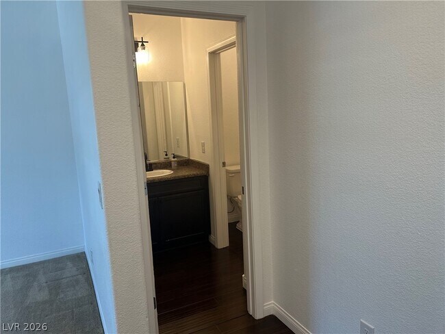 Building Photo - 10862 Knickerbocker Ave