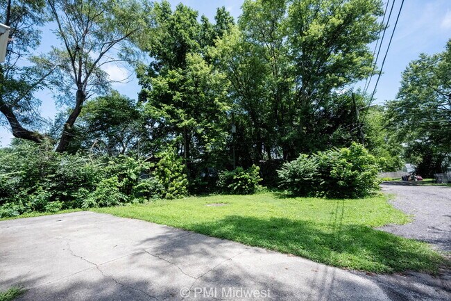 Building Photo - "Charming 3-Bedroom Home in Indianapolis –...