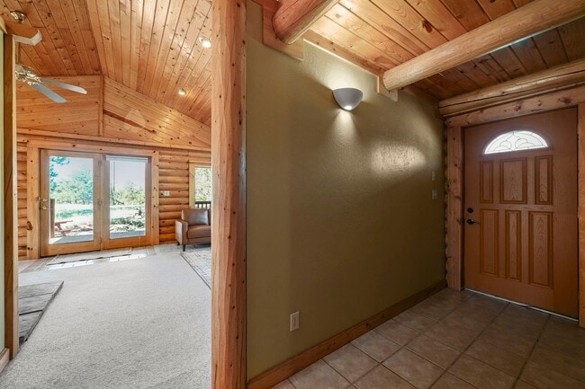 Building Photo - 3 bed 2 Bath Log Home on 2 Acres in Florissant