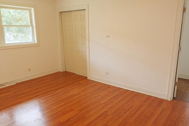 Building Photo - 9944 Cook Ave