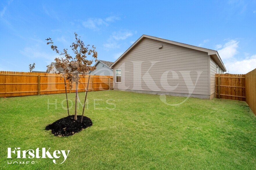 Building Photo - 10767 Prusiner Dr