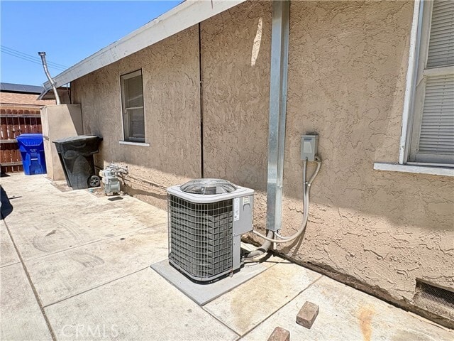 Building Photo - 1360 Poplar St