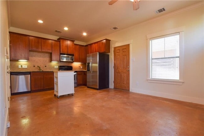 Building Photo - 5405 Avenue H