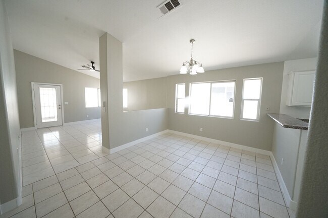 Building Photo - SHOWINGS AVAILABLE NOW