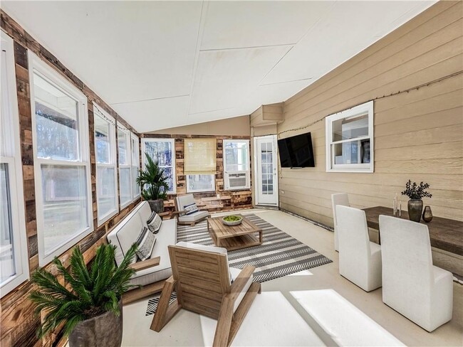 Building Photo - 116 Crossroads Estate Dr