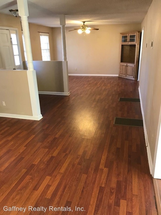 Building Photo - 3 br, 2 bath House - 612 College Dr