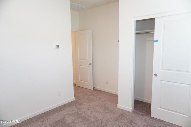 Building Photo - 627 N Crowned Dove Trail