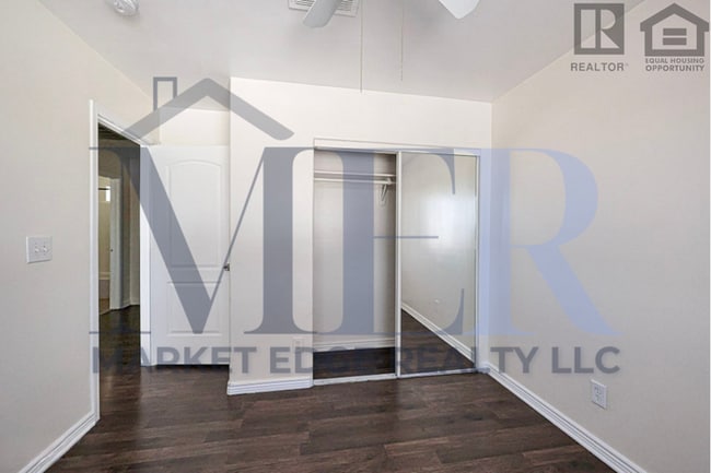 Building Photo - 3Bed/2.5Bath Townhouse at 24th St/Thomas! Move-In ready on 04/09/2026!