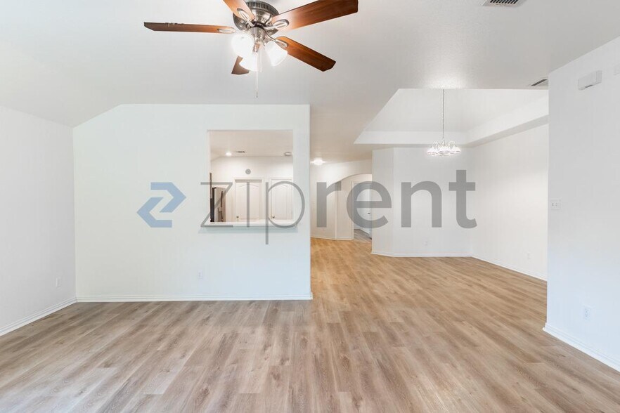 Building Photo - 232 Strawberry Blonde Dr