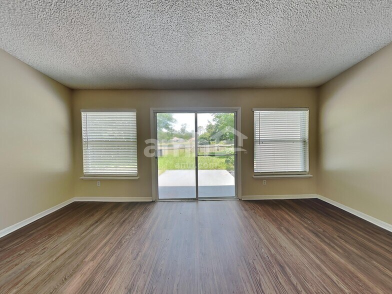Building Photo - 10191 Wood Dove Way