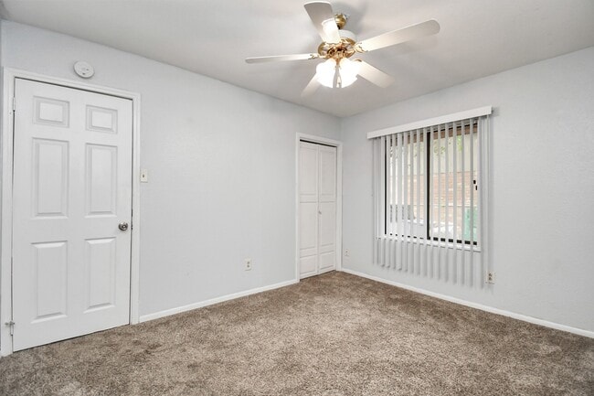 Building Photo - 707 S Franklin Ave