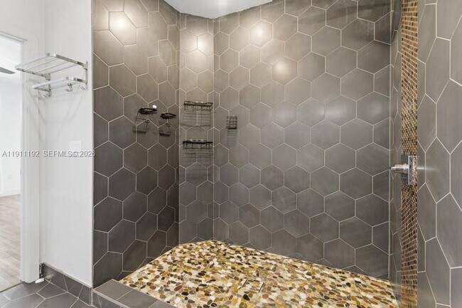 Building Photo - 913 NW 45th Terrace