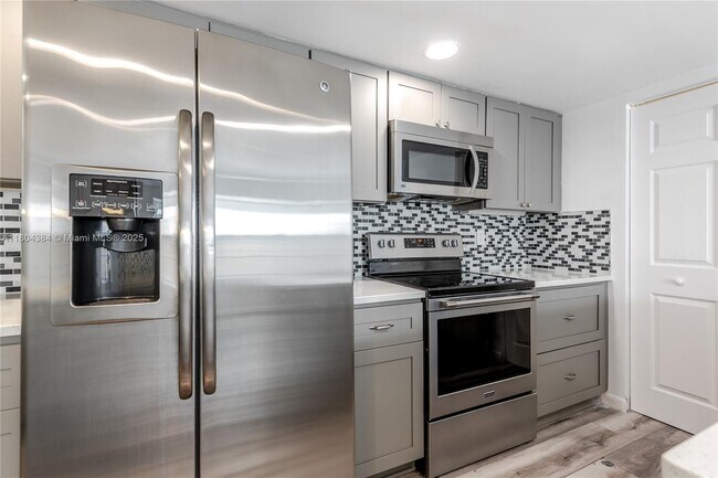 Building Photo - 5800 Rambler Rose Way