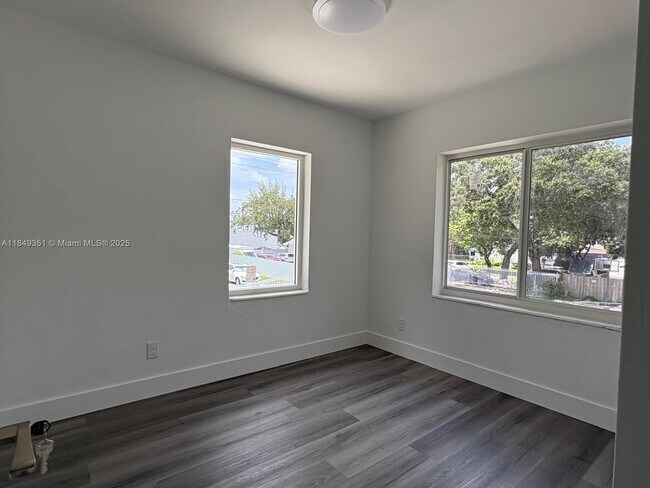 Building Photo - 3368 NW 51st Terrace