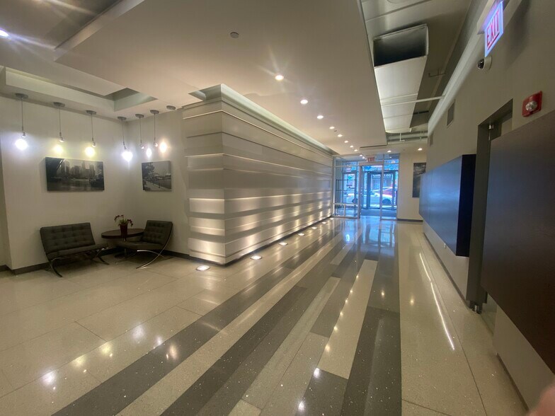 Building Photo - 1305 S Michigan Ave