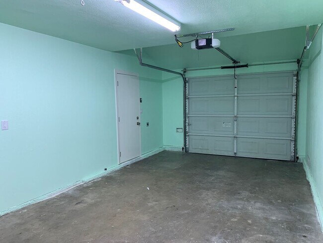 Building Photo - 3 Bedroom, 1 Bathroom Home in N. Highlands