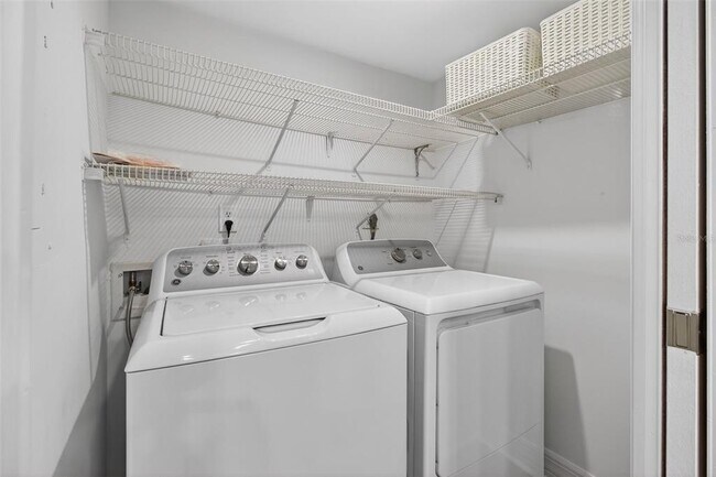 Building Photo - 6660 Cape Hatteras Way NE