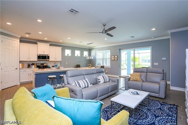 Building Photo - 16579 Crescent Beach Way