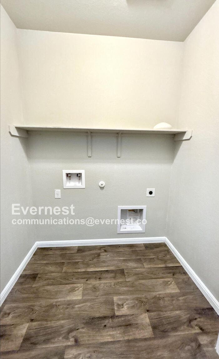 Building Photo - 218 Independence Ave