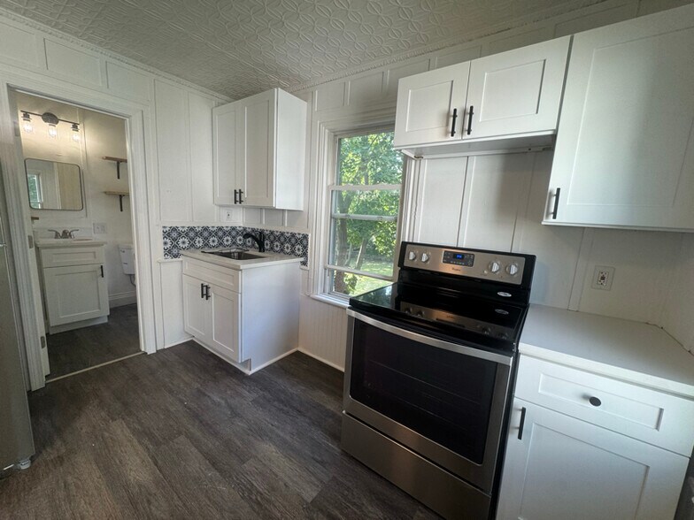 Building Photo - 16 Spaulding St