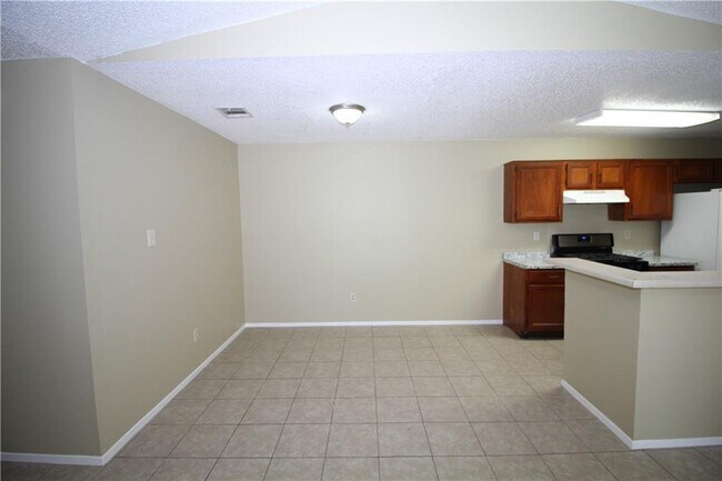 Building Photo - 12331 Alderbrook Dr