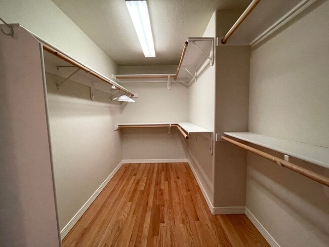 Building Photo - Gorgeous Townhouse in the Heart of Multnomah Village with Attached Garage, Outdoor Space