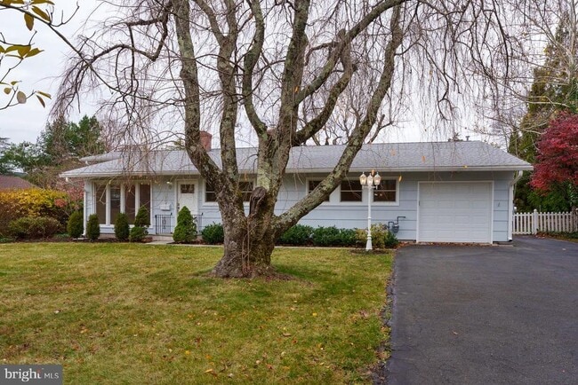 Building Photo - 384 Walnut Ln