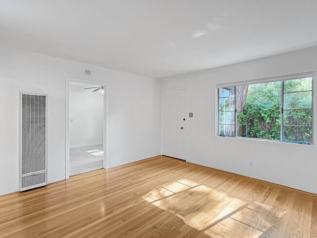 Building Photo - 1300 Hoover St