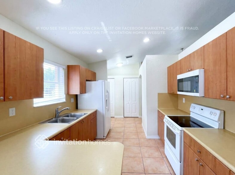 Building Photo - 16274 SW 68th Terrace