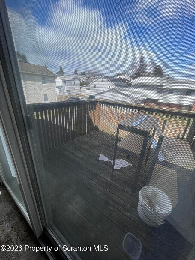 Building Photo - 715 Mill St