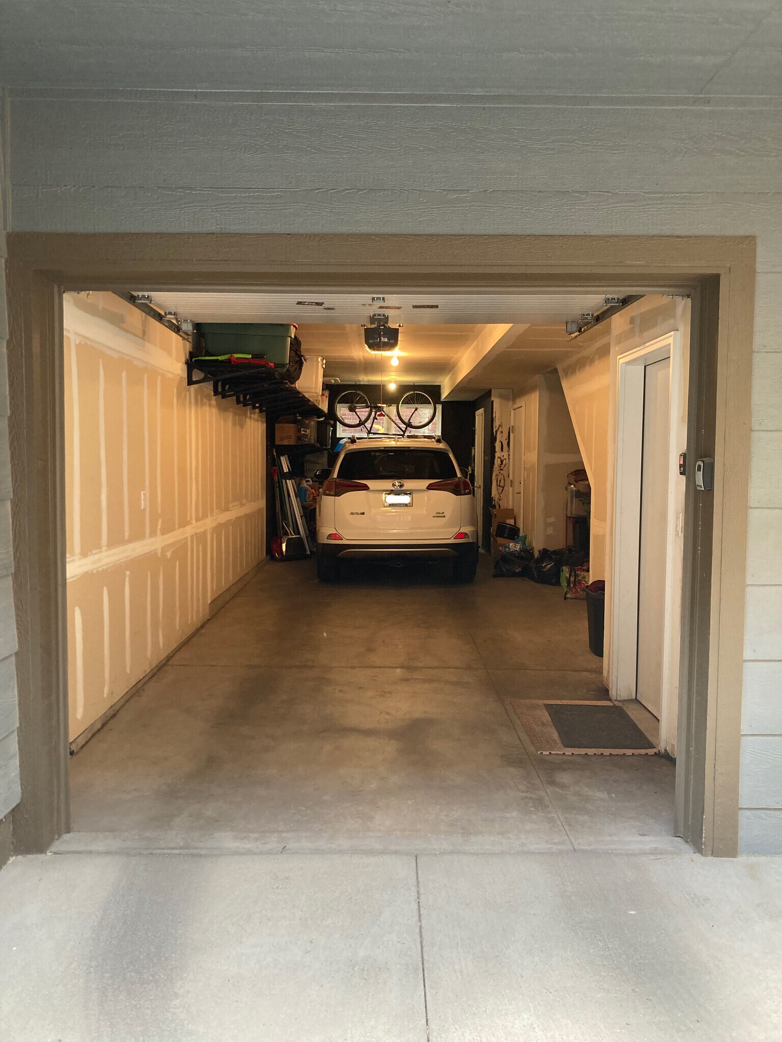 Tandem 2-car garage with lots of storage for bikes & outdoor gear - 2153 N Downing St