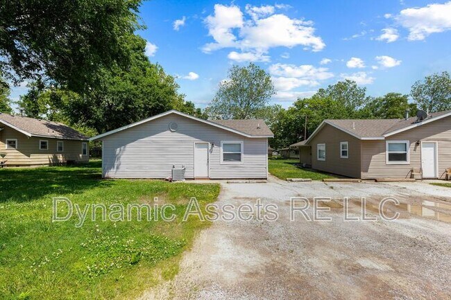 Building Photo - 1914 John F Kennedy St