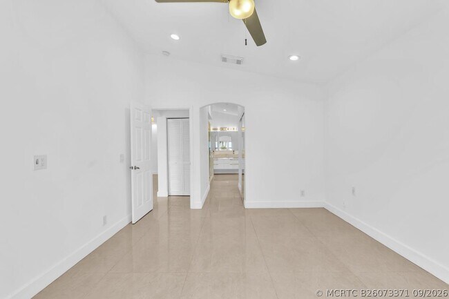 Building Photo - 3307 SW 49th St